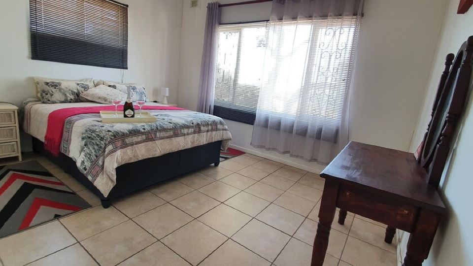 Beach Apartment With Breathtaking Ocean Views - 3min Walk to the Beach. - Relax