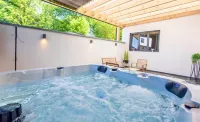 Vacation home with jacuzzi Hotels in Dalhem