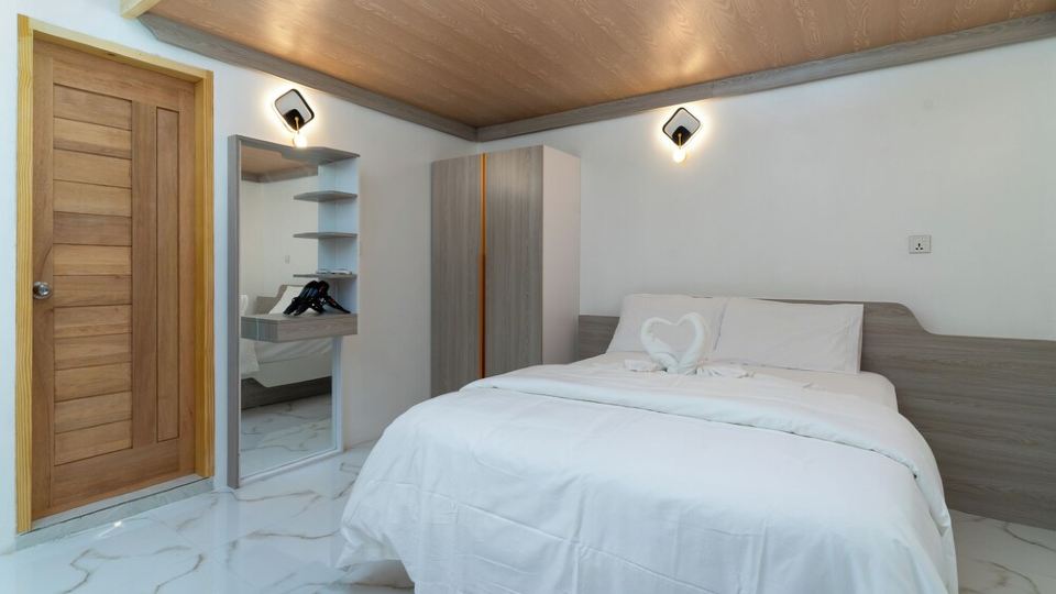 charming 2-room apartment offers the perfect retreat for families and friends.
