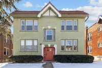 Barbie's Dreamhouse - Sleeps 6 Near Botanical Gardens & Tower Grove Park