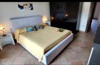 Maya House. Hotels in Valledoria