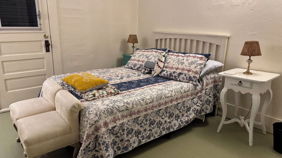 Charming 1-bedroom apartment with WiFi, AC in delightful Brattleboro