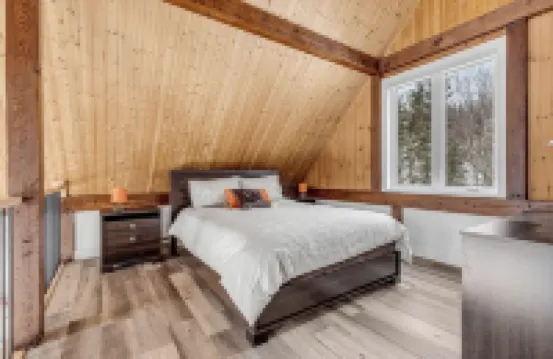 Villa du Lac Poulin waterfront Hotels in 