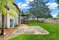 Spacious 5BR Retreat w/ Sunshine & Lush Green near Bellevue, Seattle and Airport