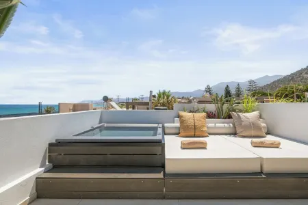 Hospi Living Stalida Beachfront Suite w Jacuzzi  4