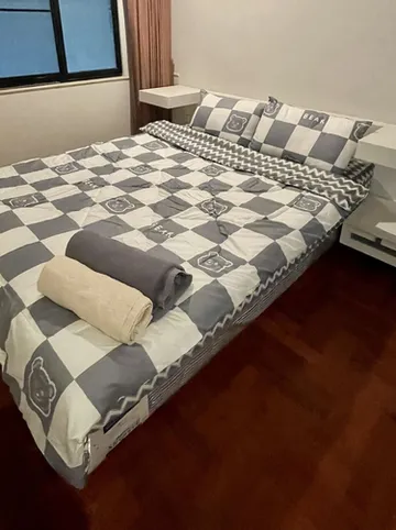 รูปภาพของGreat location in a quite area,walking distance to MRT / BTS