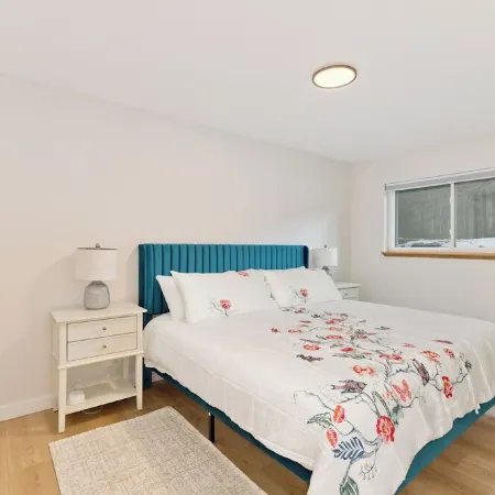 Cozy 3BR Retreat in Midtown Bend