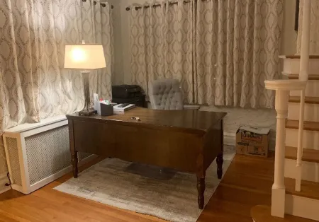 Charming 2-bedroom house within walking distance to Washu and Downtown Clayton Отели рядом с достопримечательностью «Сент-Луисская «Аллея славы»»