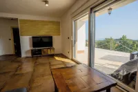 Spacious apartment with 2 bedrooms and sea view near Opatija