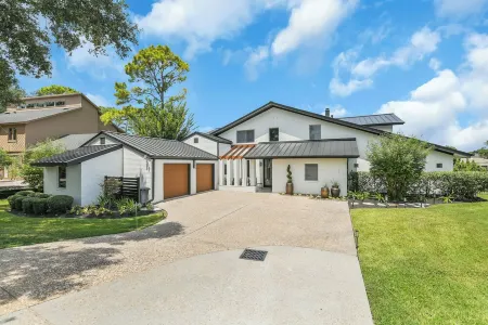 Unobstructed open water lake house for friends & family fun w/Tesla charger