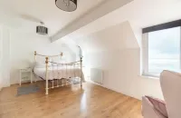 Stylish sea front apartment, 3 bedrooms, 2 bathrooms apartment, pet friendly Hotels in 