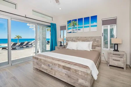 Luxury Six Palms Villas #6. Playa Encanto