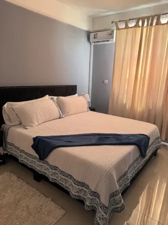 Home away from homeModern Cozy 2 bedroom apartment with WiFi and AC in Roseau.