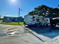 Cozy RV with 1 bedroom in enchanting Cape Charles