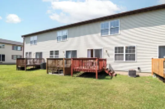 Centrally Located w/Deck, 4 TVs, Fireplace, 2 Desks, Linens, Games, Wi-Fi & W/D 住宿飯店