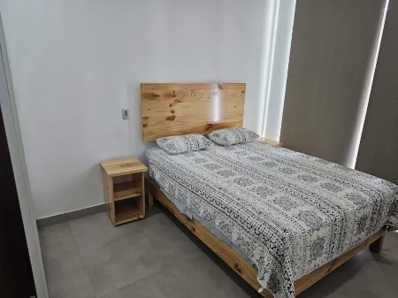 New Modern 3-bdrm/3-bth house with all amenities - 5 minutes to the beach!!!