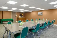 Quality Inn & Suites Hotels in Brampton