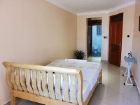 Centrally Located 2 Bed room Apt in Entebbe