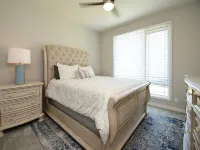 6Br, Sleeps the Crew Hotels in Elkhorn