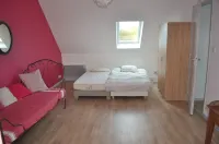 Family home near the beach, between Ile Tudy and Sainte Marine Hotels in Combrit