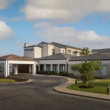 Courtyard Louisville East