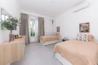 Villa in Playa Mueva Romana – Steps from Beach! Hotels in La Cana