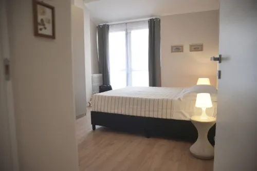 Apartment with large living and kitchen in the center of Brindisi with parking space