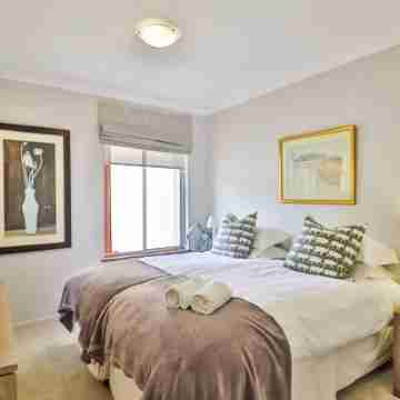 Beach Villa with Sea Views Close to Lookout Beach Rooms