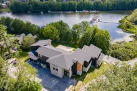 Lux Cabin w/ hot tub, playground, game room, bb court,walking trail, resort pool