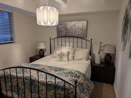 Charming mother in-law apartment in Park City with private entrance.