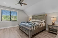 NEWPocono Grand Chalet”at Big Boulder! Ski, Lake, Beach, Pool, Hot tub.., - 4-Star