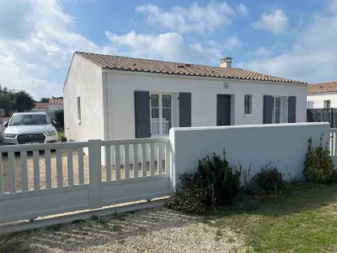 Villa 9 Couchages Plages Huttes Proche Phare Chassiron 150m de la Plage Hotels near Camping Barataud