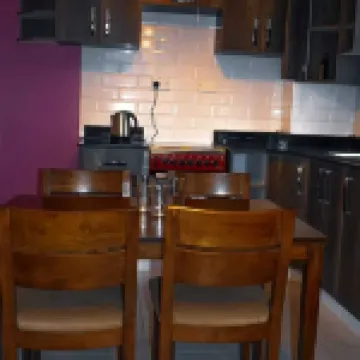 SPACIOUS APARTMENT! Hoteles en Free Hold