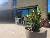 Gîte Le Grand Castillon - Fishing in private ponds and forest - Jacuzzi (optional) 卡斯泰爾諾多藏住宿飯店