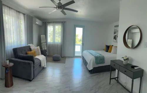 Luxury Private Villa with Pool, Basketball Court & 6 Bedrooms – Sleeps 14!