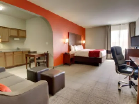 Comfort Suites Tyler South Hotels in Tyler