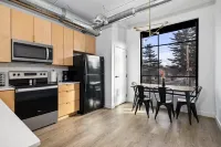 TC 2 BR Condo w/Rooftop Hot Tubs, Top Location, Dog Friendly!