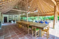 Colombian Dream Getaway with Clay Tennis Court, Swimming Pools, Views and more..