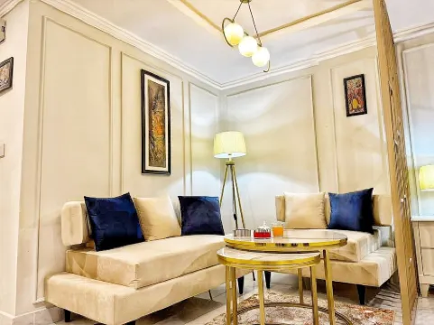 Cozy Apartment with King Bed,