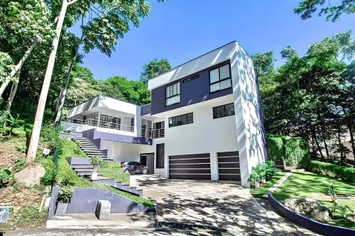 Exquisite 7-Bedroom Mansion in Escazú featuring Heated Pool, Jacuzzi, & Full AC. Hotels in Escazu