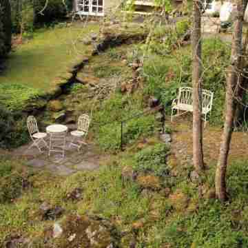 Kiln House: Idyllically situated Highland home with wildlife garden and river. Hotel Exterior