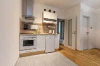 Comfortable 2-bedroom apartment in Zagreb city with AC, WiFi Hotels in Maksimir