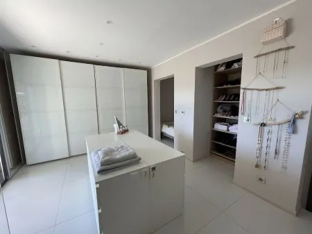 Contemporary villa with sea and mountain views 10 minutes from the beach