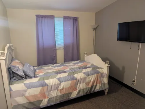 Near the park! 3-bedroom house with wifi and AC Các khách sạn ở White Pine