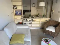 Appartement Climatisé 50m2 au Centre du Village de Porquerolles Hotels near Iles D'yeres