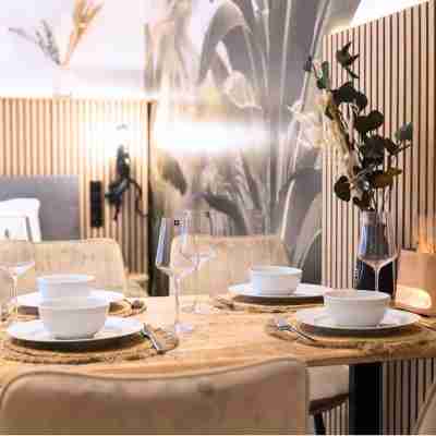BaliApartment, kitchen, parking lot, 24h digital check-in, Wlan 150MBit Dining/Meeting Rooms