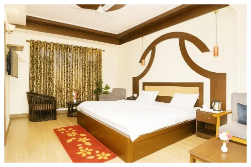 Goroomgo Abhinandan Mall Road Mussoorie