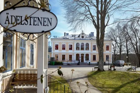 Karstorp Säteri – Hotell Och Konferens Отели в г. Шёвде