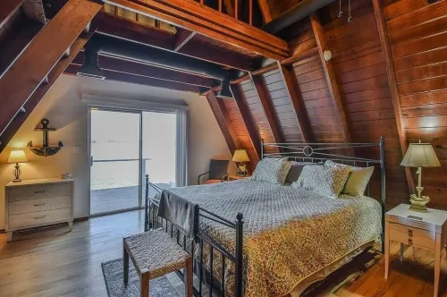 Adorable A-Frame Lakefront Cabin