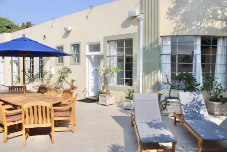 Modern Home, Multi Unit, Relaxing Spacious Patio Ready for Fun! Отели в г. Лагуна-Бич